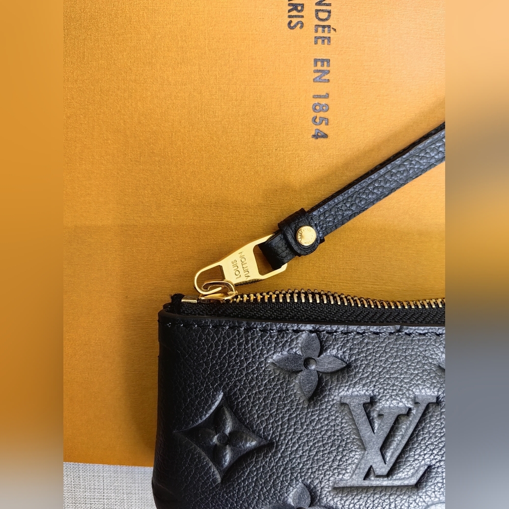 Louis Vuitton Black Key Pouch - Picture 11 of 13